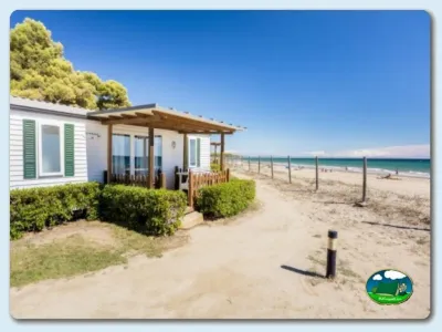 Mobil-home junto al mar con vistas a la playa del Camping Las Palmeras, Tarragona (Tarragona)