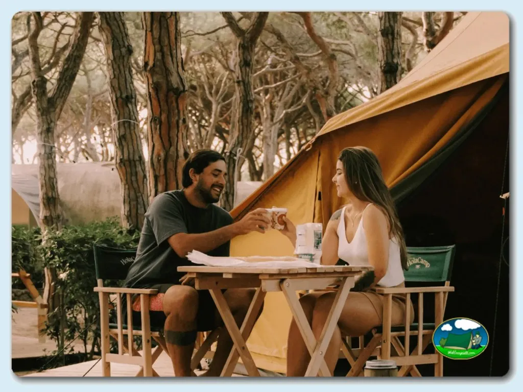 Glamping tienda de acampada con terraza del Camping Sant Salvador, Coma-Ruga (Tarragona)