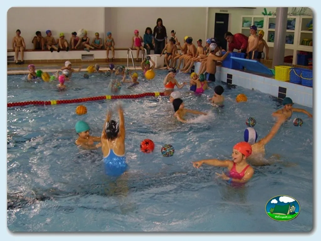 Piscina infantil con actividades acuáticas del Camping Constância, Constância (Santarém)