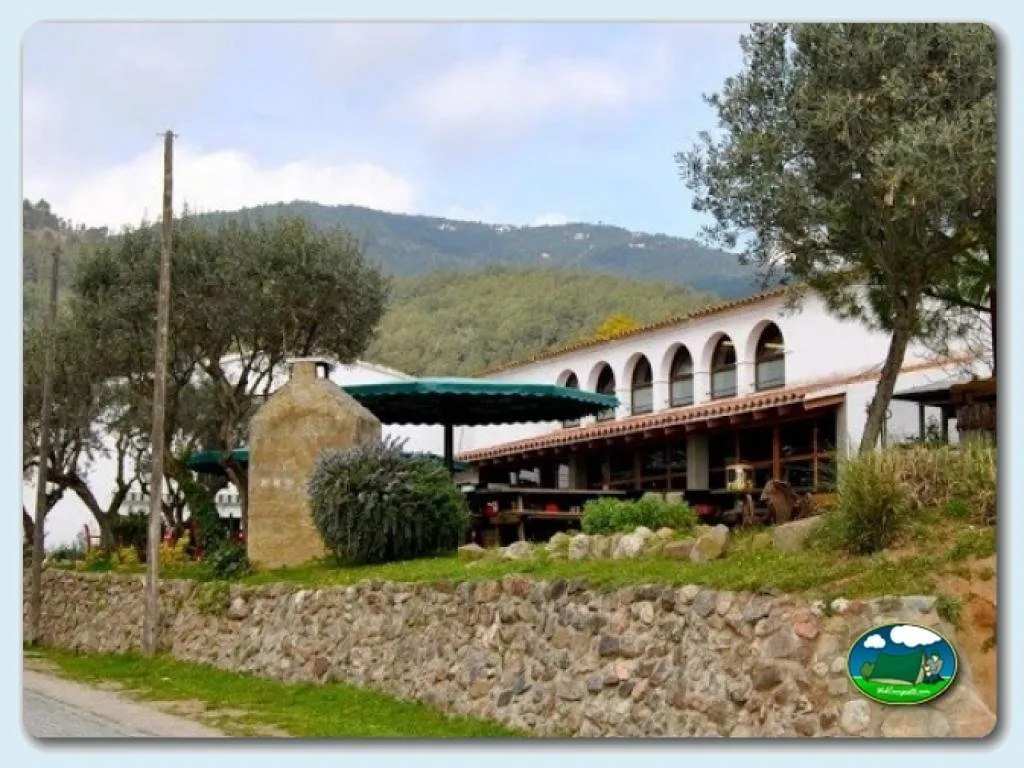 Restaurante con vistas a la montaña del Camping El Pasqualet, Caldes de Montbui (Barcelona)