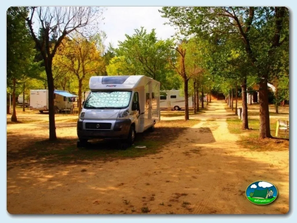 Mobil-home en parcela arbolada del Camping El Vedado, Vallromanes (Barcelona)