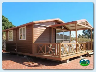 Mobil-home con terraza y toldo retráctil del Camping El Carlitos, Arenys de Mar (Barcelona)