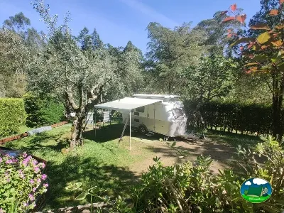 Mobil-home en parcela con vistas a la montaña del Camping Pelinos 77, Tomar (Santarém)