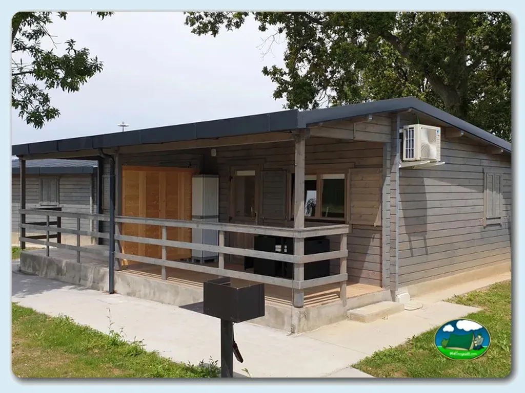 Mobil-home con terraza cubierta del Camping Leagi, Mendexa (Vizcaya)