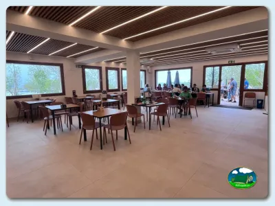Restaurante con vistas al lago del Camping GRAN CAMPING ZARAUTZ, Zarautz (Gipuzkoa)