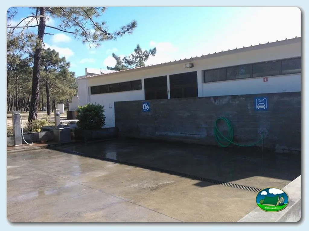 Aseos y servicios del Camping Quiaios, Quiaios (Coimbra)