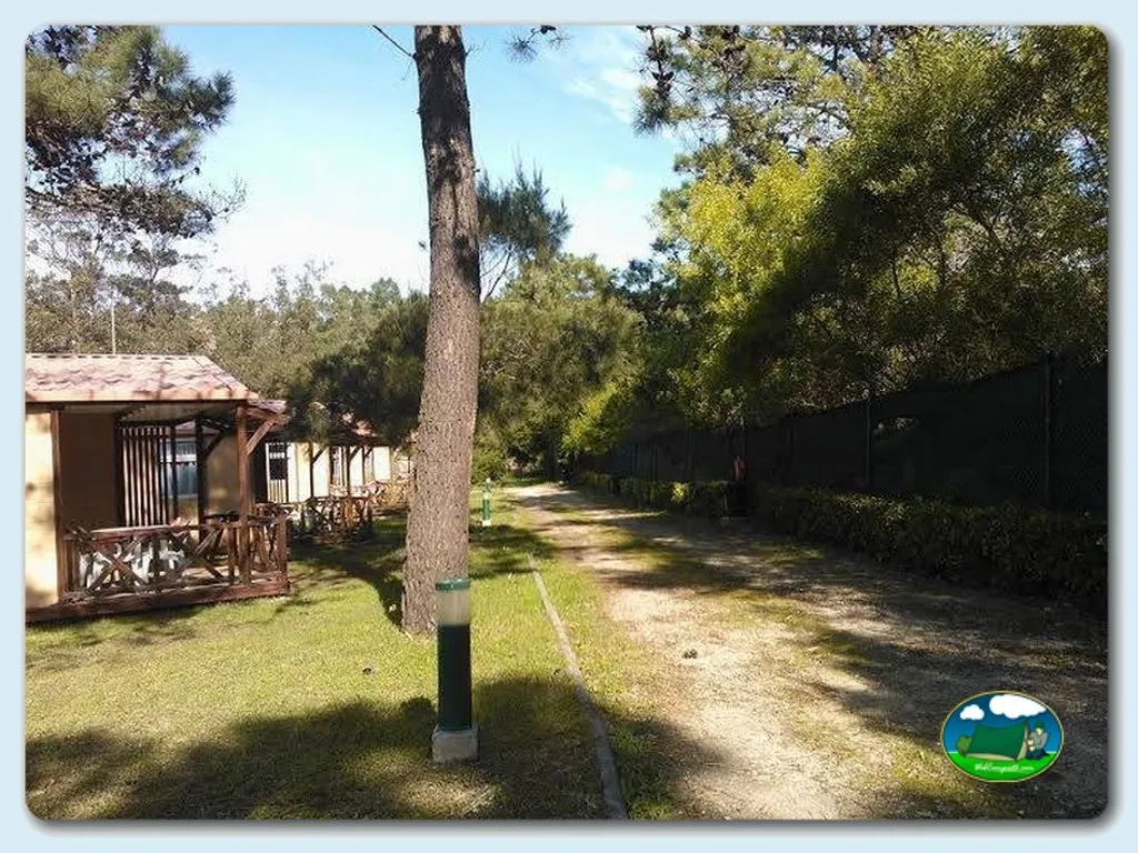 Bungalow con parcela arbolada del Camping Quiaios, Quiaios (Coimbra)