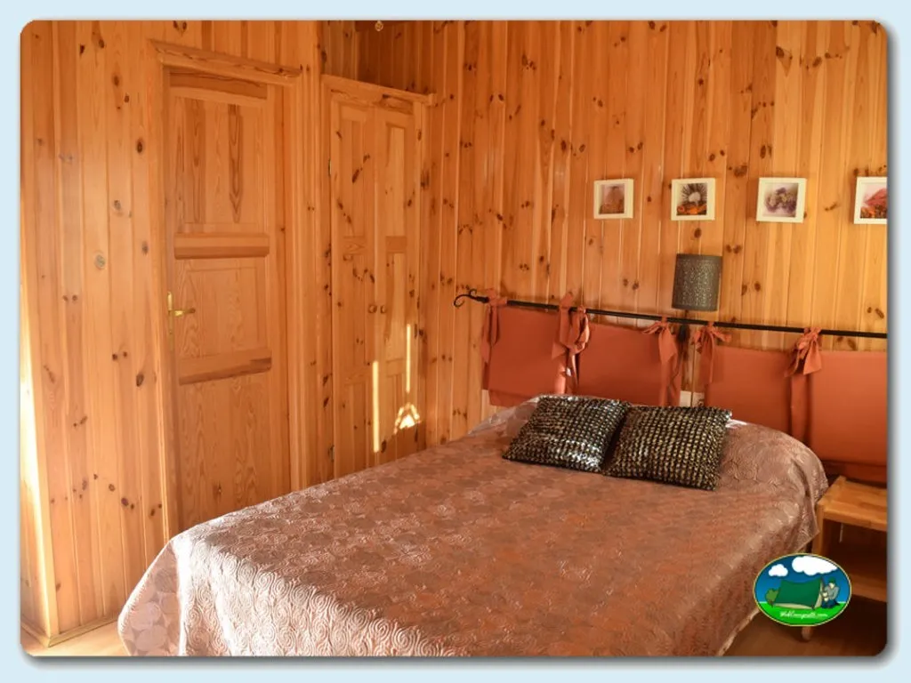 Camping Castillo de Loarre en Loarre, Huesca