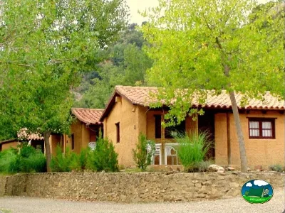 Bungalow con vistas a la sierra del Camping El Puente, Rodellar (Huesca)