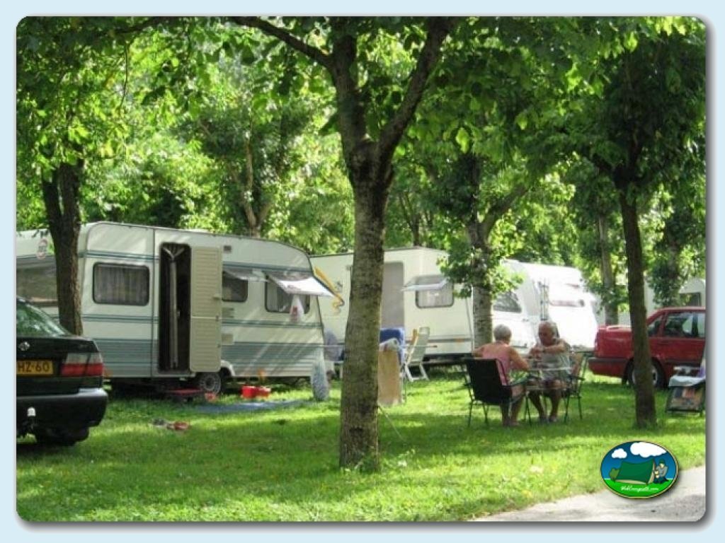 Camping Oto foto de Parcelas