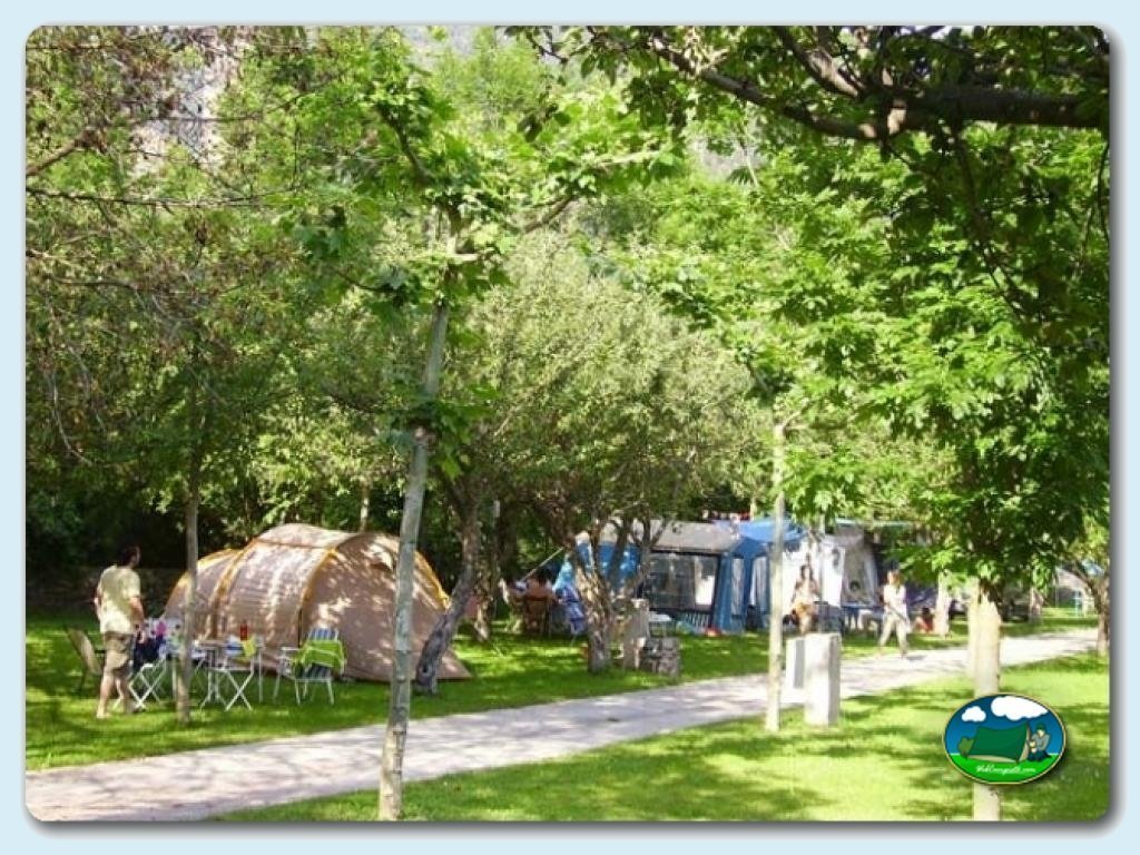 Camping Oto foto de Parcelas