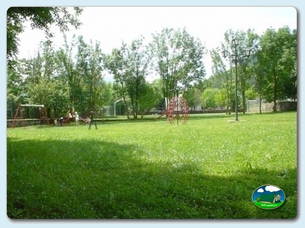 Camping Oto foto de Parque infantil