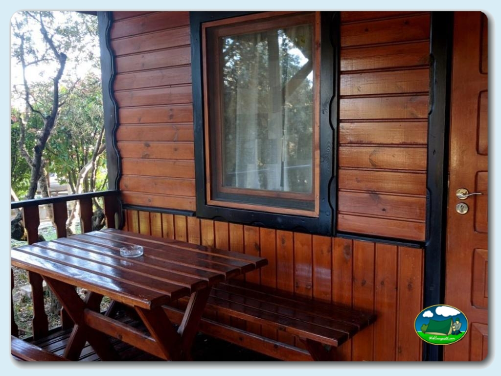 Camping Alquézar foto de Bungalows 2 - 4 Plazas