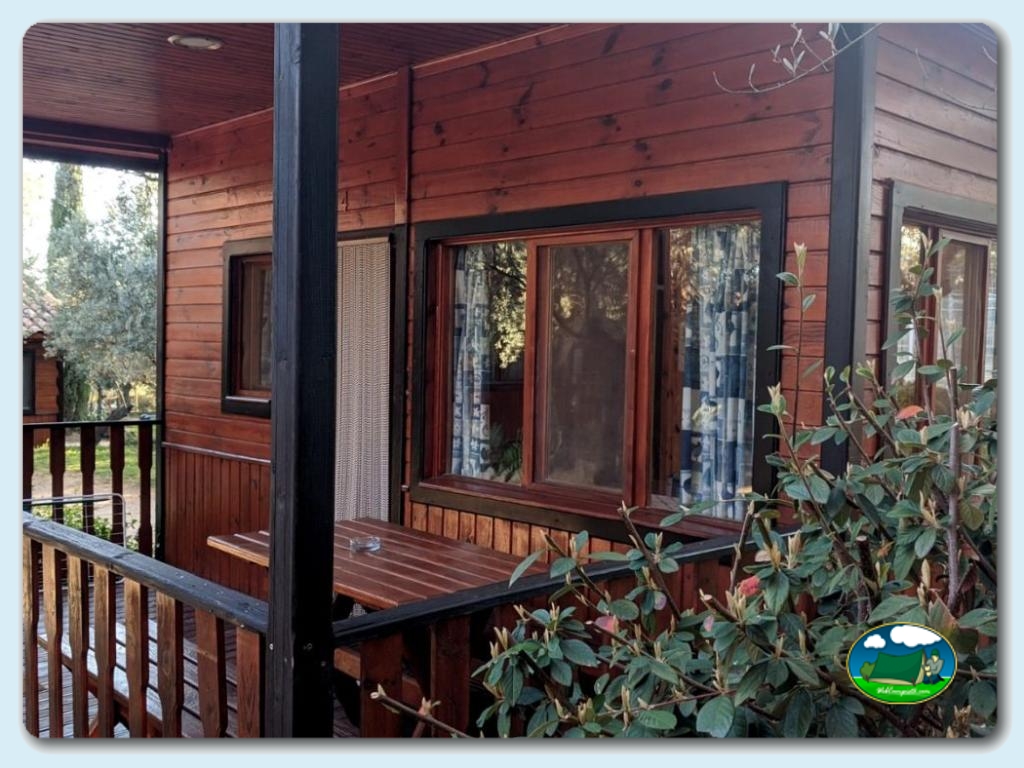 Camping Alquézar foto de Bungalows 6 Plazas