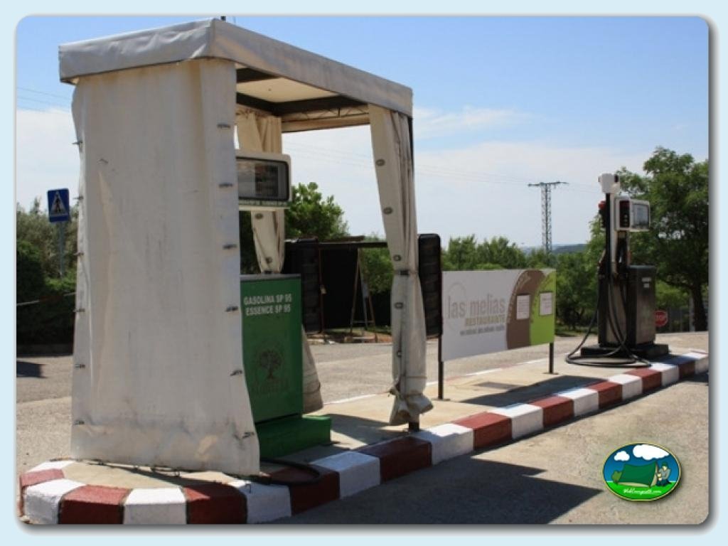 foto - Estaci&oacute;n de servicio 