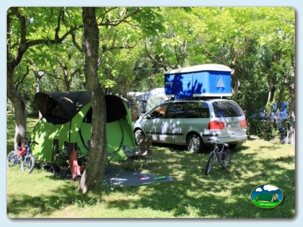 Camping Peña Montañesa foto de Camping Parcela (ocupada por 2 personas) 