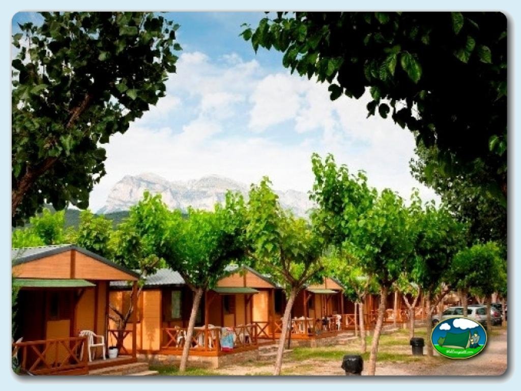 Camping Peña Montañesa foto de Bungalow 4 personas 