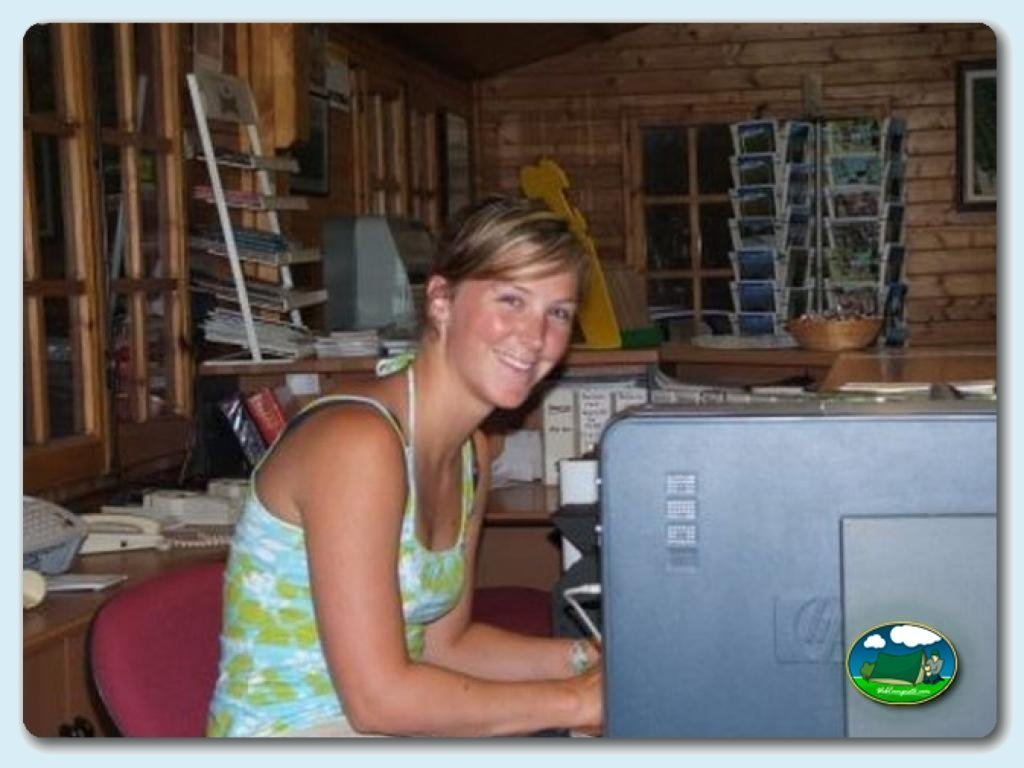 Camping Peña Montañesa foto de Recepci&oacute;n