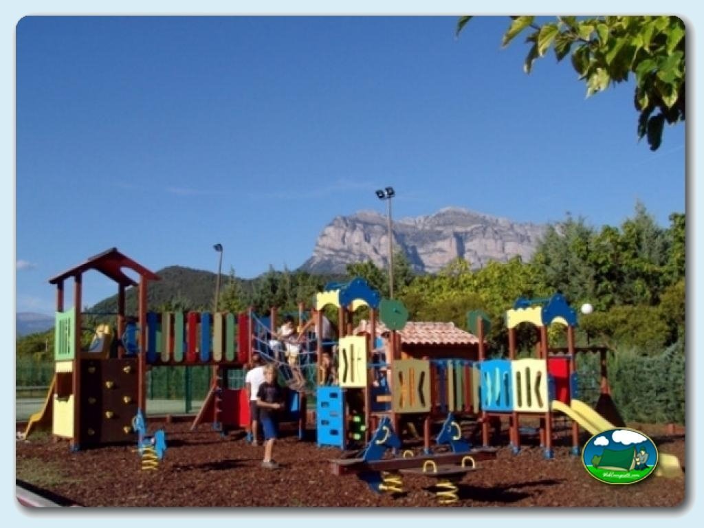 Camping Peña Montañesa foto de Parques infantiles&nbsp;