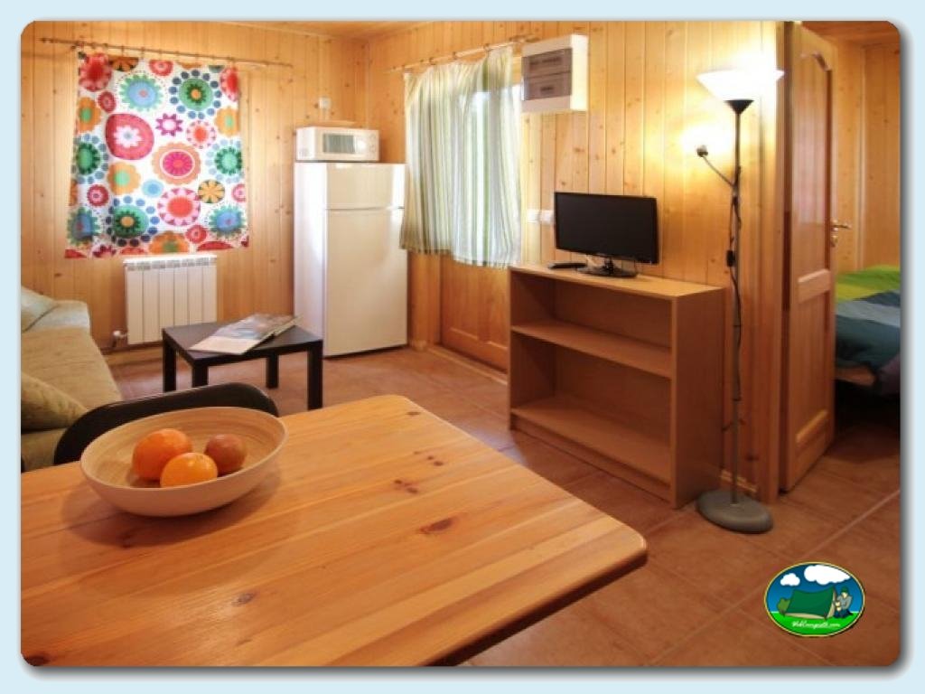 Bungalow Abubilla en Camping Lago Barasona, Huesca, España