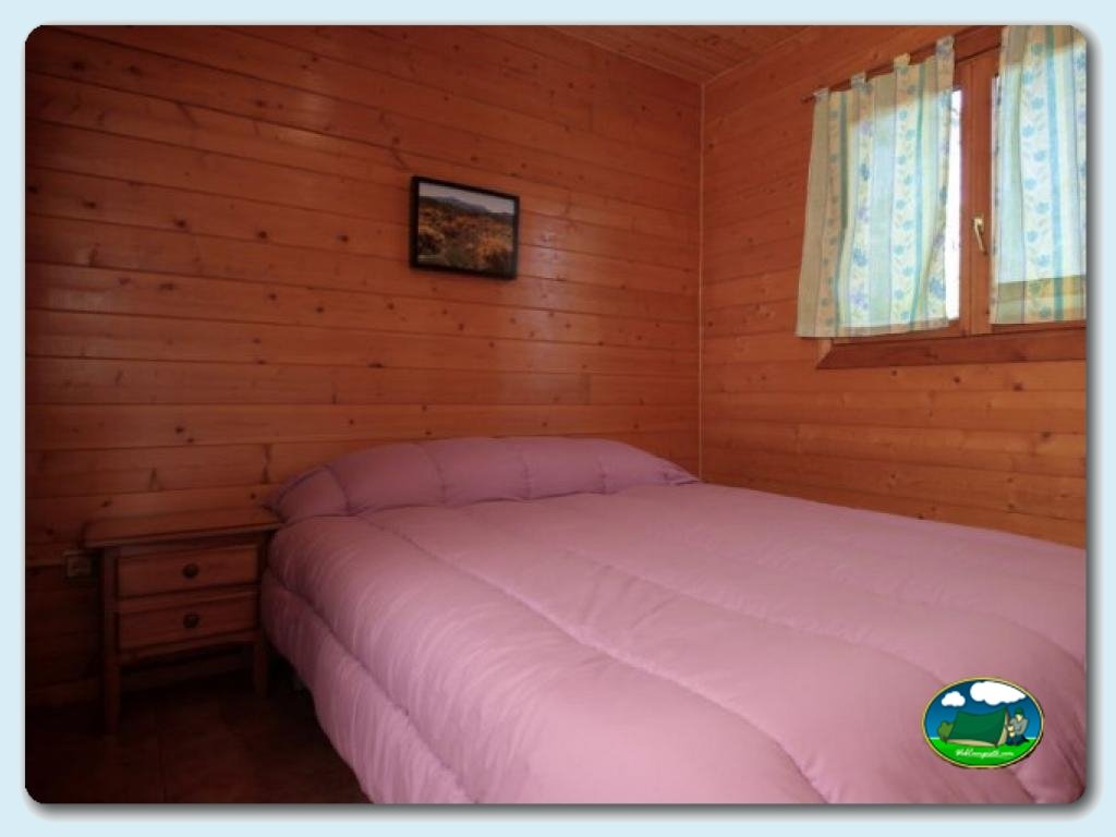 Bungalow Almendro en Camping Lago Barasona, Huesca, España