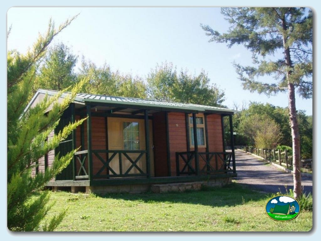 Bungalow Olivo en Camping Lago Barasona, Huesca, España