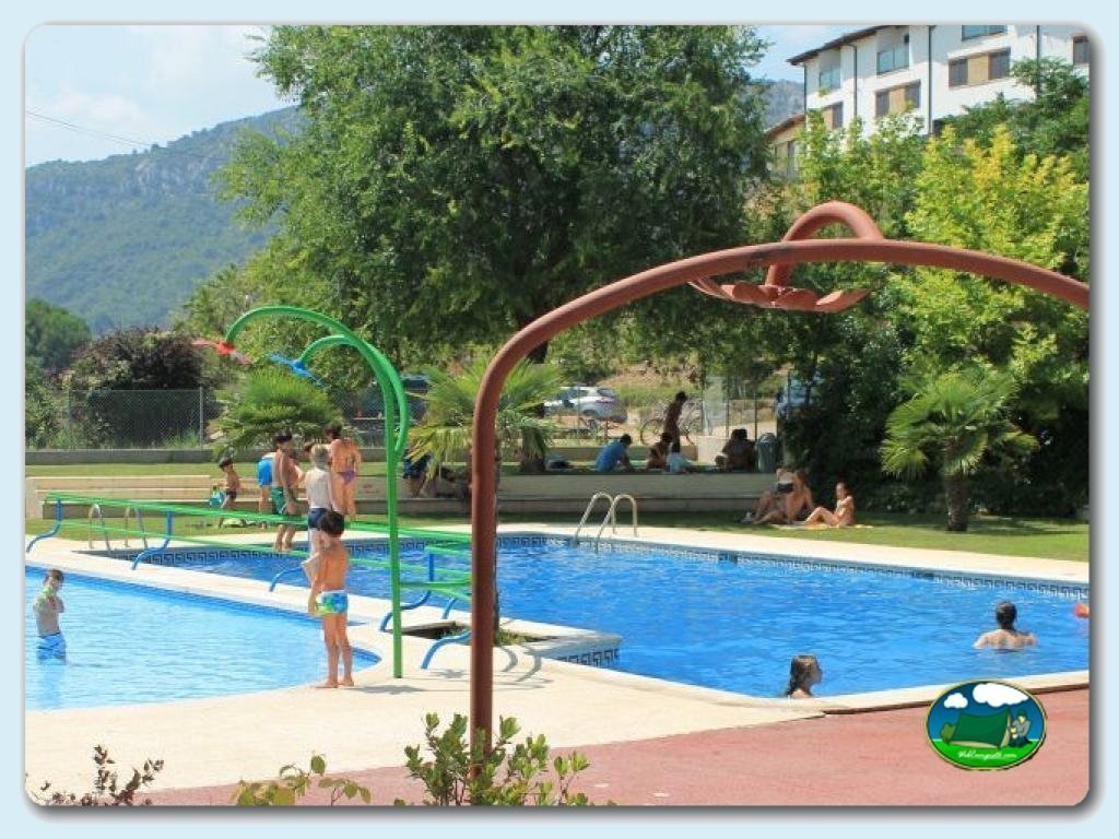 Apartamentos Trit&oacute;n en Camping Lago Barasona, Huesca, España