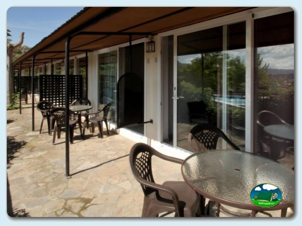 Apartamentos Trit&oacute;n en Camping Lago Barasona, Huesca, España