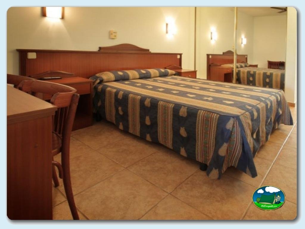 Apartamentos Trit&oacute;n en Camping Lago Barasona, Huesca, España