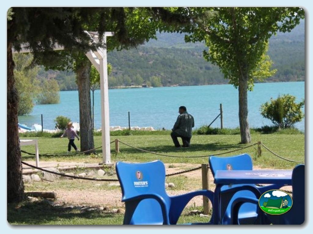 Lago en Camping Lago Barasona, Huesca, España