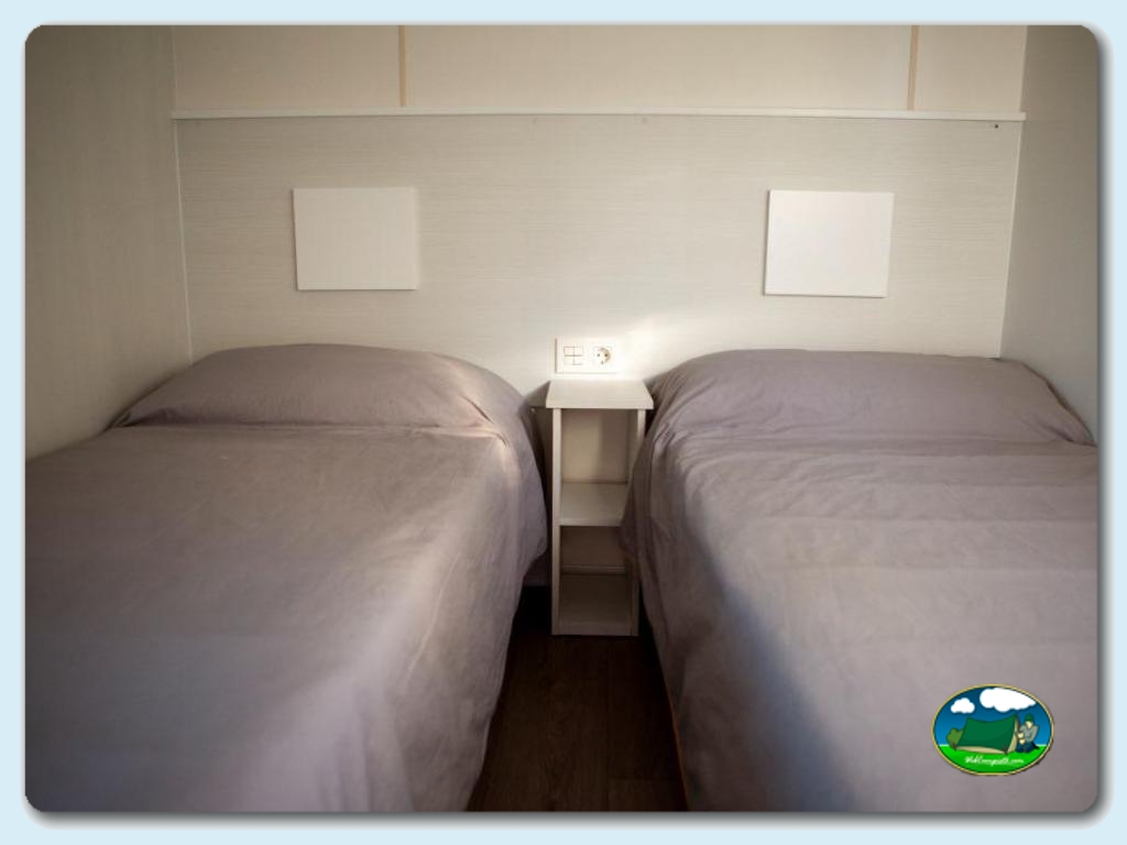 QUEBRANTAHUESOS en Camping Lago Barasona, Huesca, España