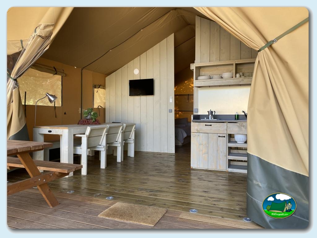 TIENDA LUXE SAFARI en Camping Lago Barasona, Huesca, España