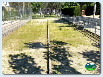 Parcela con cercado del Camping El Solsonés, Solsona (Lleida)