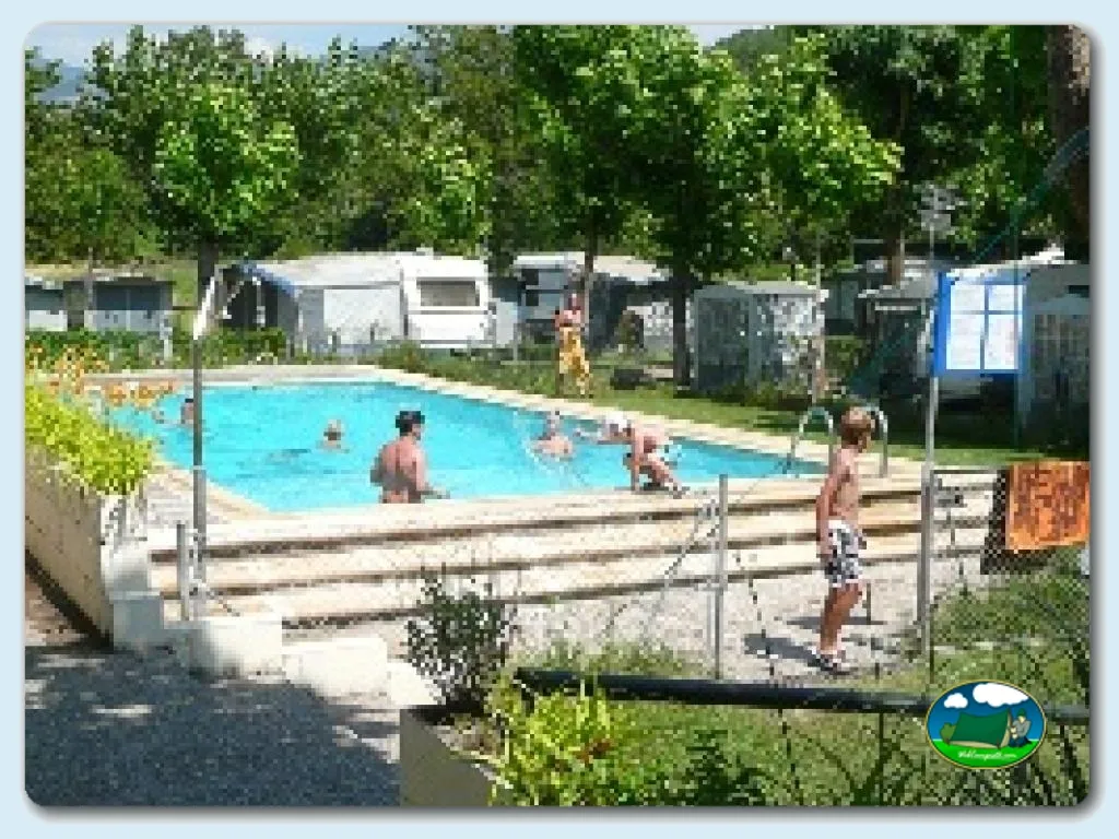 Camping Collegats en La Pobla de Segur, Lleida