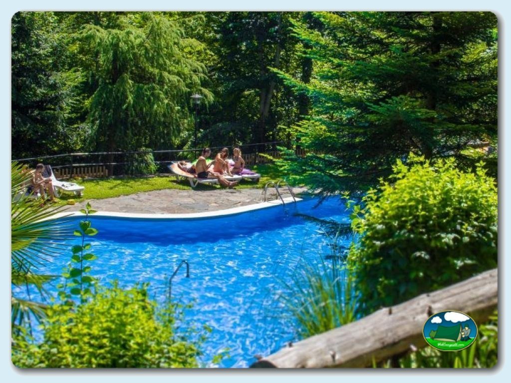 Camping Bedura Park foto de Piscina climatizada descubierta - bar-restaurante