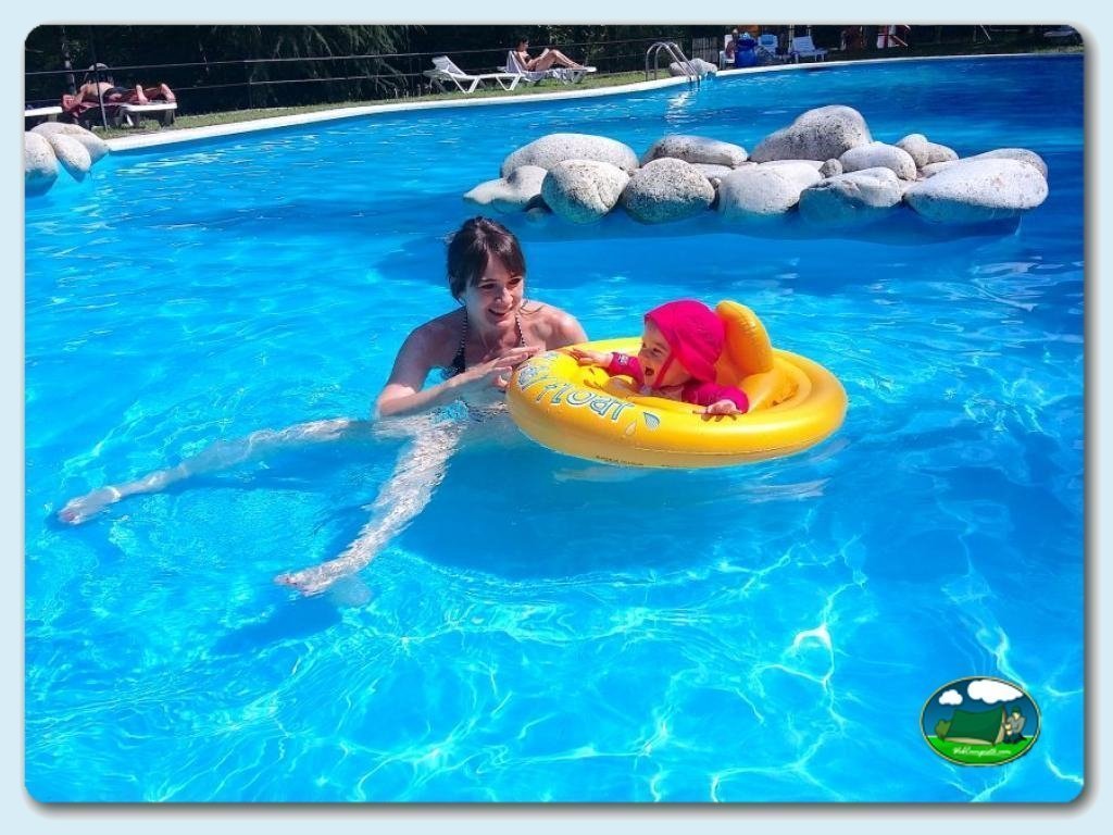 Camping Bedura Park foto de Piscina climatizada descubierta - bar-restaurante