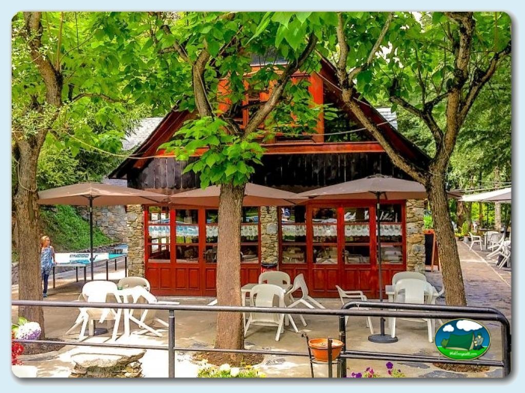 Camping Bedura Park foto de Piscina climatizada descubierta - bar-restaurante