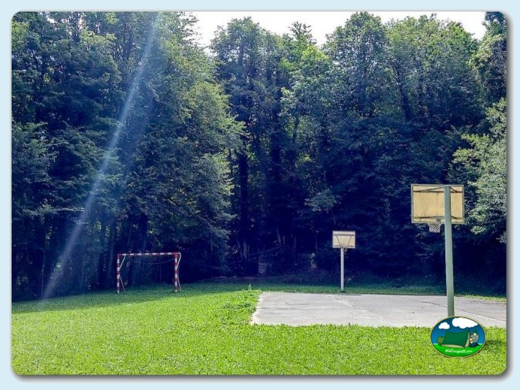 Camping Bedura Park foto de Zona de juegos infantiles y actividades infantiles - mini club