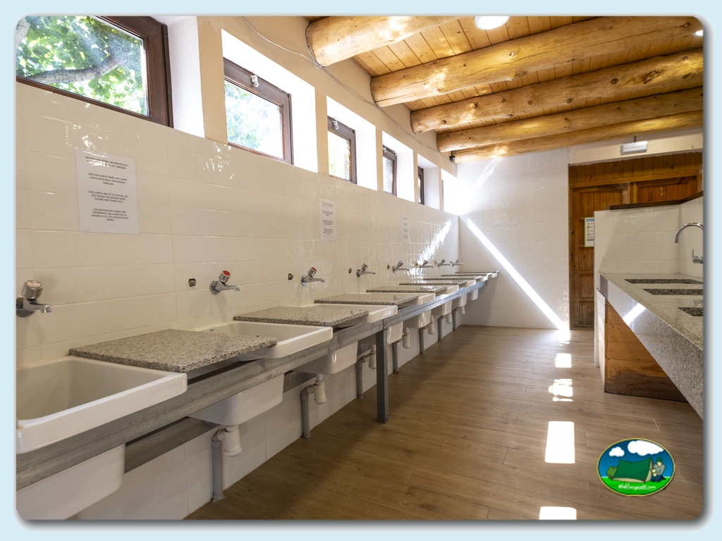 Ba&ntilde;os en Camping La Borda del Pubill, Lleida, España
