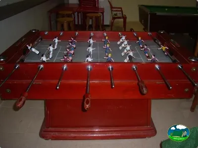 Futbolín en zona de ocio del Camping La Balma, Espinelves (Girona)
