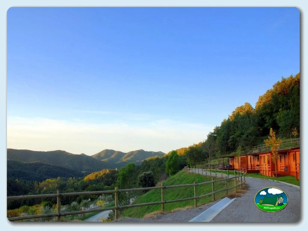 Bungalow con vistas a la montaña del Camping Campalans, Borreda (Barcelona)