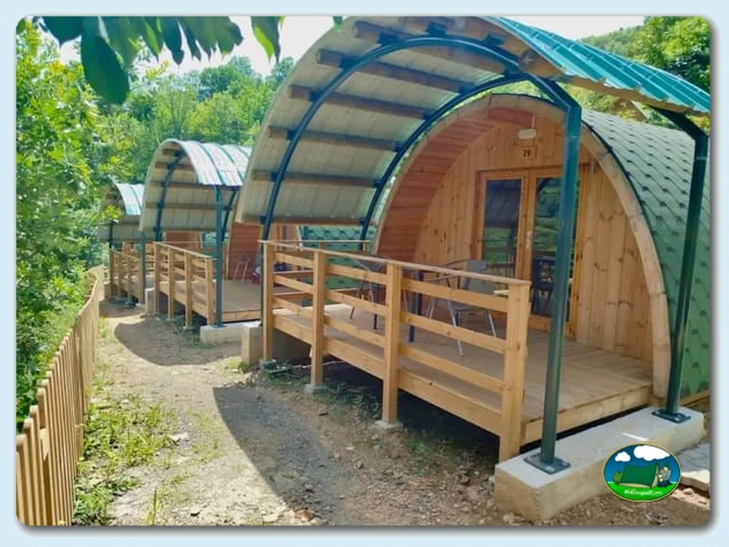 Glamping bóveda de madera con terraza cubierta del Camping Vall de Ribes, Ribes de Freser (Girona)