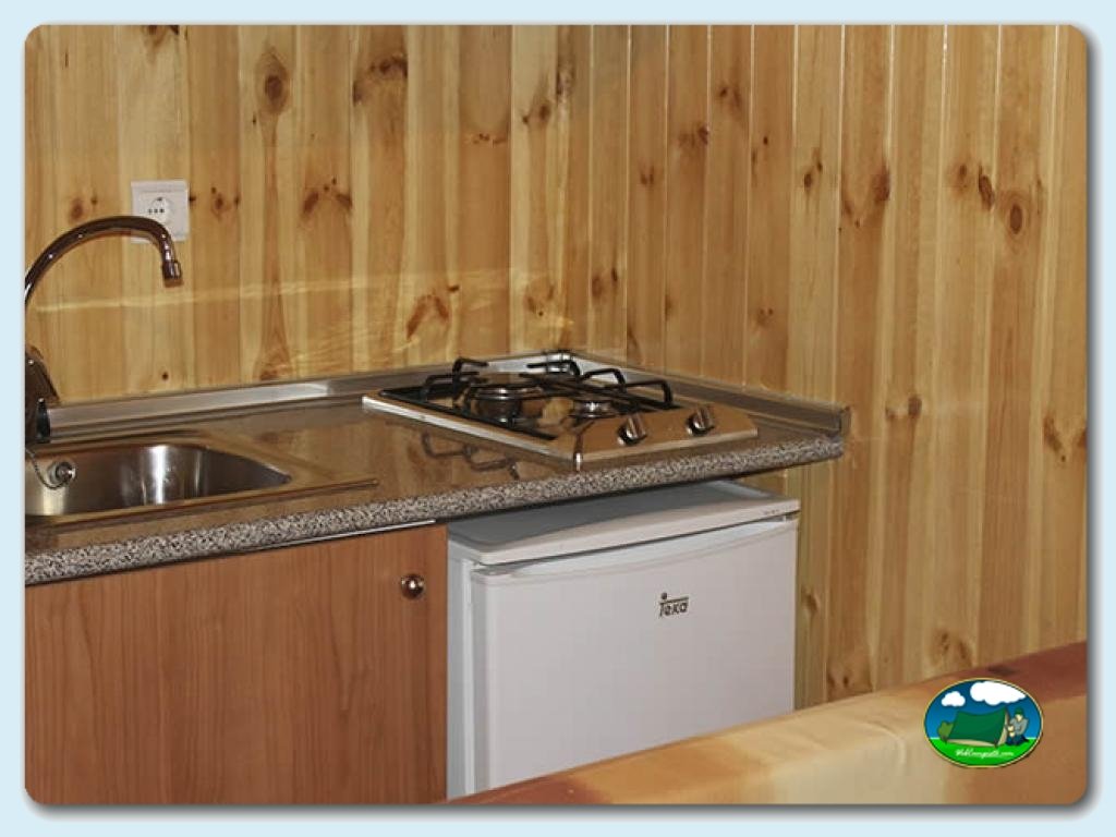 Bungalow Madera en Camping Pont D'Ardaix, Lleida, España