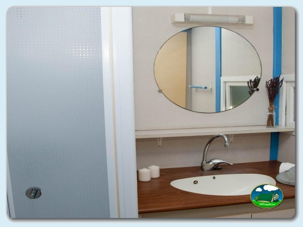 Bungalow Basic en Camping Eurocamping, Girona, España