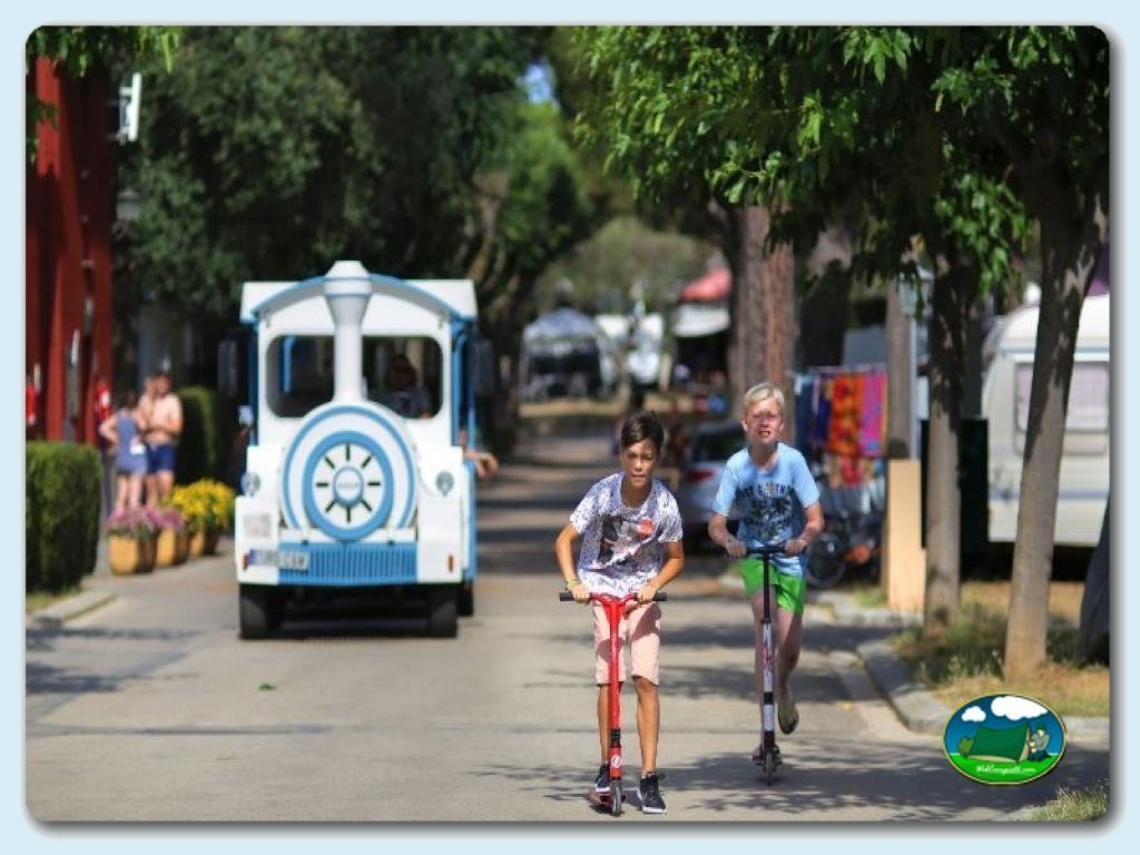 Tren en Camping Eurocamping, Girona, España