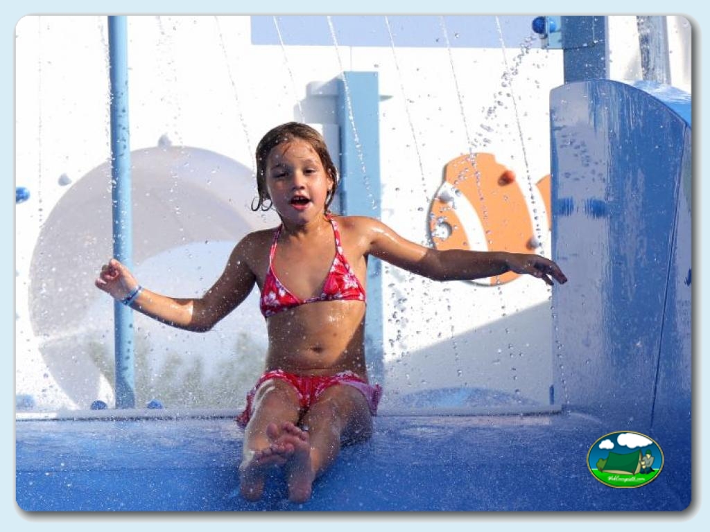 Parque Acu&aacute;tico en Camping Eurocamping, Girona, España
