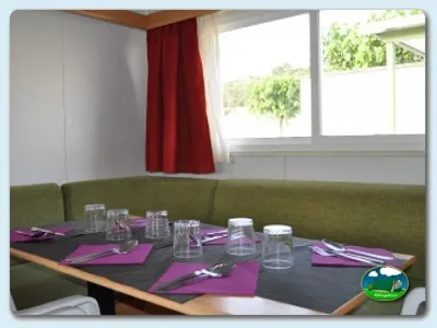 Restaurante con zona de comedor privado del Camping Mas Patoxas, Pals (Girona)