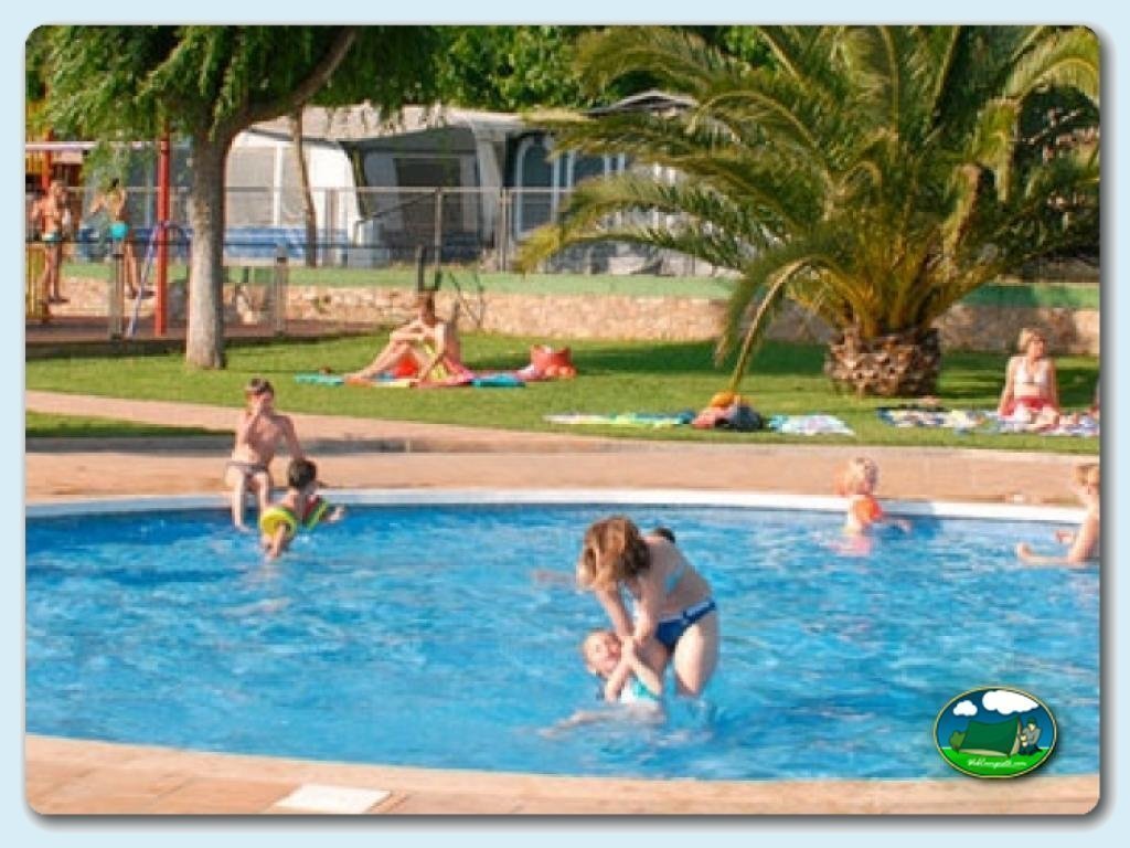 Piscina en Camping Mas Patoxas, Girona, España
