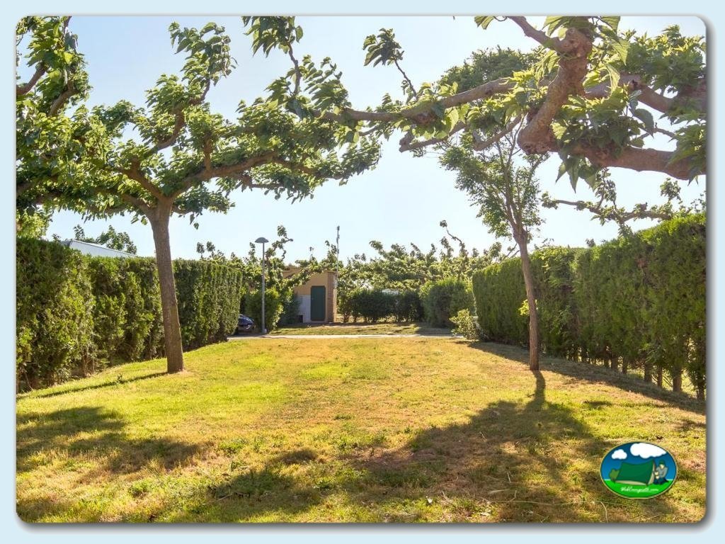 L'Amfora foto de Parcela 180M&sup2; Con Sanitario Individual