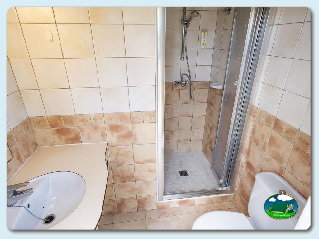 L'Amfora foto de Parcela 180M&sup2; Con Sanitario Individual